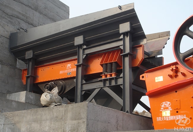 stone crushing with vibrating feeder