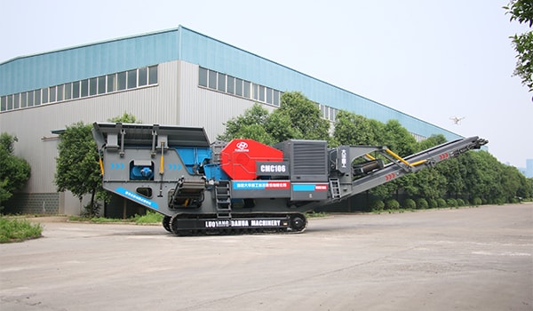 crawler type mobile crusher